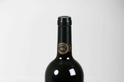 1. Ragnatela Primitivo di Manduria, Apulien, Italien.
Forhandler: Rema 1000
Pris: 69 kroner,
tilbud i uge 48: 50 kroner.
Kommentarer: »Den kan jeg godt lide«.
»Perfekt til and«.
»God blanding af sødme og syre«.