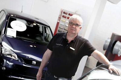 Ole Garner har været i bilbranchen i 35 år og har aktuelt ingen planer for, hvad fremtiden skal bringe, efter at han har solgt Bil-Centrum. Foto: Henrik Ole Jensen