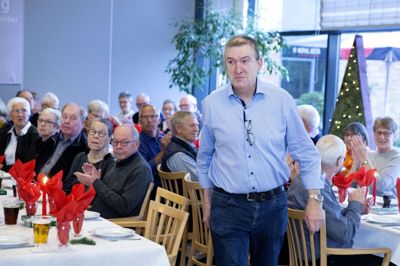Forud for tirsdagens kåring af Johannes Kristensen bød juleafslutningen også på indvielse af foreningens nye fane, og efterfølgende blev der serveret gule ærter og spillet julebanko. Foto: Tom Laursen