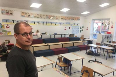 Skoleleder Niels Henrik Larsen havde en opfordring til friskolens forældre om at snakke mere sammen, inden problemer mellem børnene bliver for store. Foto: Ole Skydt