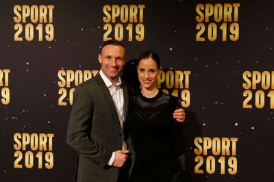 Den tidligere bokser Mikkel Kessler blev optaget i Sportens Hall of Fame. I den forbindelse var kollegaen Joe Calzaghe med til Sport 2019 for at overraske den danske bokser. Senere på aftenen blev han spottet med en durum i gågaden. Foto: Tom Laursen