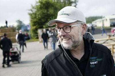 Axel Månsson fra Brande er kommet med i det fine gastronomiske selskab, idet han er udpeget som ambassadør. Her ses han i forbindelse med åbent landbrug, som han deltager i hvert år. Foto: Flemming Hansen