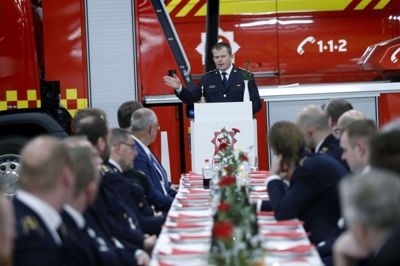 Beredskabschef Kim Bjerg Wemmelund fra Brand & Redning MidtVest havde rosende ord til alle dem, der får det kommunale beredskab til at fungere døgnet rundt og året rundt. Foto: Flemming Hansen