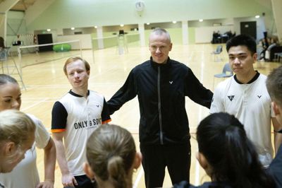 Cheftræner Sune Gavnholt og IFS-spillerne skal spille om oprykning til ligaen. Foto: Tom Laursen