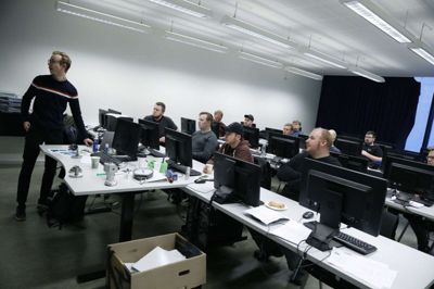 Kursisterne blev undervist i den teoretiske del af generativt design af Nicolaj Sørensen. Foto: Henrik Ole Jensen