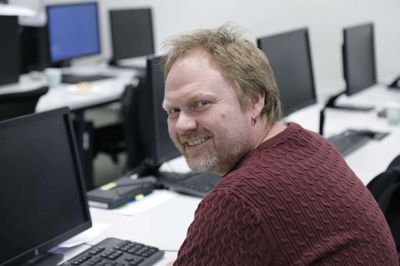 Stefan Steensgaard, Rival A/S
- Meget af det kendte jeg egentlig i forvejen, så rent teknisk har jeg kun lært lidt. Men til gengæld får jeg et godt netværk ud af det. Det er rart at møde mennesker med samme interesse som en selv.
Foto: Henrik Ole Jensen