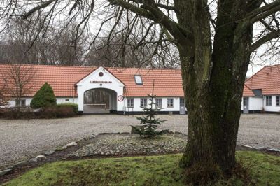 Der ventes stadig på et nyt udrejsecenter, der skal erstatte Kærshovedgård. Flere partier kræver nu handling fra regeringen. Foto: Tom Laursen
