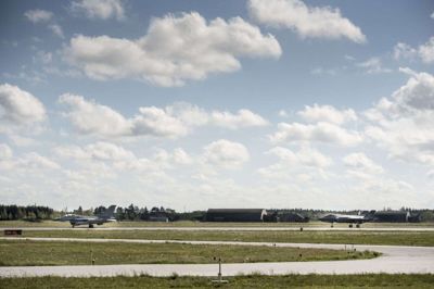 Flyvestationen i Skrydstrup huser normalt danske kampfly. Men flyvestationen kan også blive hjemsted for et større antal coronasmittede, fremgår det af Region Syddanmarks beredskabsplan. (Arkivfoto). Mads Claus Rasmussen/Ritzau Scanpix