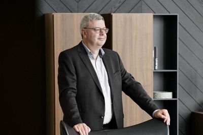 Torben Paulin fortæller, at det norske marked stadig bliver et fokus for TCM Group, ligesom det også var i 2022. - I Norge har vi set et lidt anderledes reaktionsmønster. Vi har haft syv kvartaler i træk med rigtig god vækst, siger han.Foto: Jørn Deleuran