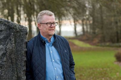 Søren Elbæk - Ringkøbing-Skjern Kommunes socialdemokratiske viceborgmester - er i sit civile liv leder af kursus- og konferencecentret Laugesens Have nord for Videbæk. 1. september var det 25 år siden, han blev ansat. Men jubilæumsfejringen er skubbet til december. Foto: Privatfoto