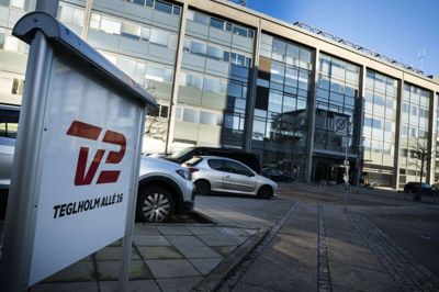 Der udbrød forvirring og bekymring hos TV2 på Teglholmen i København, da det torsdag i sidste uge kom frem, at en medarbejder som det første person i Danmark var smittet med coronavirus. Nu er medarbejderen raskmeldt igen. Foto: Martin Sylvest/Ritzau Scanpix