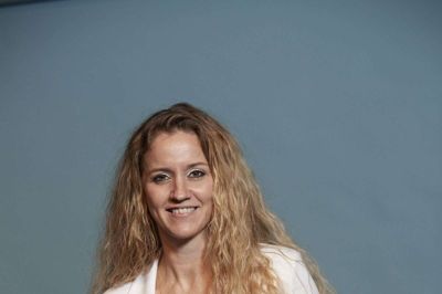Det er vigtigt for Mona Britt Nykjær at understrege, at hun på ingen måde har haft til hensigt at gøre grin med situationen omkring coronavirus. Sangen, som i skrivende stund er afspillet flere tusinde gange, er skrevet som en påmindelse om at holde sammen i en svær tid og få det bedste ud af en svær situation. Foto: Mingophoto