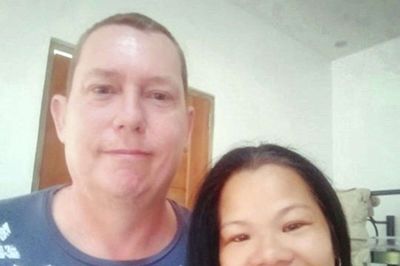 Lars Fabricius fra Herning - og hans filippinske kæreste, Evelyn - er i øjeblikket mere eller mindre afskåret fra omverdenen i Filippinerne, hvor de befinder sig på tropeøen Busuanga. Lars Fabricius er særlig bekymret for, om dækningen på hans rejseforsikring fortsætter. Foto: Privatfoto