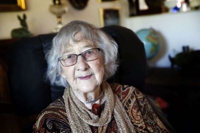 Rita Lauridsen blev 94 år. Herningenseren har blandt andet skrevet en bog om sin ungdom i modstandsbevægelsen og sammen med sin mand drevet Kibæk Møbelfabrik frem til 1968. Foto: Flemming Hansen