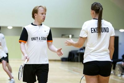 Sæsonen er slut for Emil Lauritzen (t.v.), Susan Ekelund og de øvrige spillere hos IFS Badminton. Foto: Tom Laursen