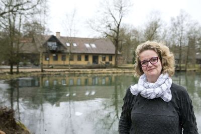 Højskolen Skærgården kan se frem til at få del i nogle af de omkring 140 millioner kroner, som folketingspolitikerne er blevet enige om i en hjælpepakke til højskolerne. Pengene er helt afgørende, mener forstander Vibeke Lundbo. Foto: Tom Laursen