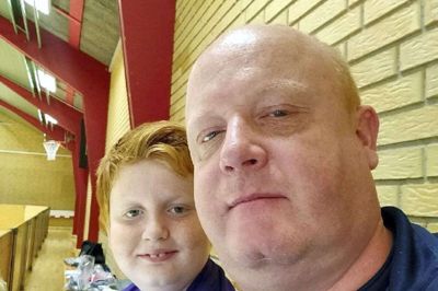 Lars Kristensen er ikke sikker på, at han sender sin 11-årige søn Marius i skole efter påske. - Vi skal være sikre på, at skolen formår at tage de nødvendige forholdsregler, siger han. Foto: privatfoto