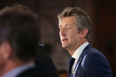 Planen om drive-in-fodbold i FC Midtjylland er også nået til storklubben Ajax, hvor direktør Edwin van der Sar er lun på idéen. Foto: Satish Kumar Subramani/Reuters