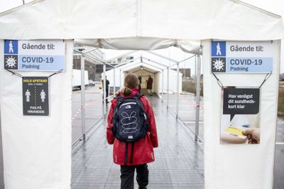 Der er langt op til de 1200 daglige test for coronavirus på testcentret i Gødstrup, som ellers var planen. Foto: Tom Laursen