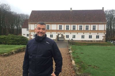 Forstander Kristian Grell vil gerne snart igen se sine elever på efterskolen. Foto: Ole Skydt