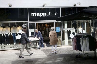 Modebutikken Mappstore fik en stormende modtagelse af kunderne, da butikken i Bredgade genåbnede efter at være købt ud af konkursboet. Foto: Flemming Hansen