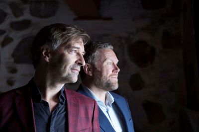 Martin Brygmann (forrest) og Ole Kibsgaard tager for første gang på turné sammen, og julekoncerterne finder fortrinsvis sted i landets kirker, men også i Dagmar Bio. foto: privatfoto