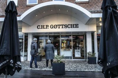 Chokket var stort i Herning, da det i januar stod klart, at C.H.P. Gøttsche var gået konkurs. Nu planlægger Slagter Theilgaard fra Esbjerg at overtage lokalerne, så der igen kan komme kød, pålæg og delikatesser i køleboksene. Foto: Tom Laursen