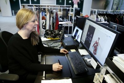 Ifølge Trine Brodie har investeringen allerede tjent sig ind. På halvandet år har UTG mere end halveret antallet af sendte prøver. Foto: Flemming Hansen