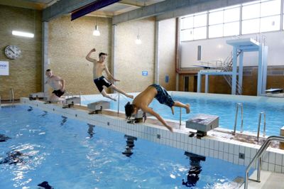 Svømmehallen i Videbæk genåbner først i næste uge. Foto: Henrik Ole Jensen