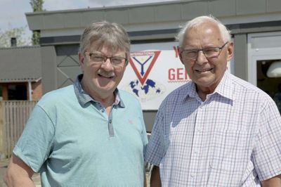 Den afgående præsident for Sunds Y’s Men’s Club, Svend Agergaard (t.h.) sammen med klubbens nye præsident, Thorkild Lundgren Nielsen. Foto: Privatfoto