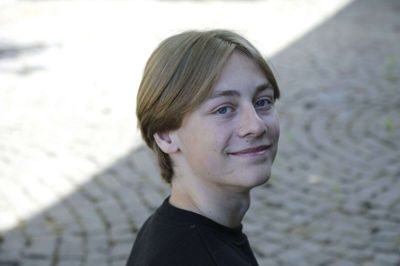 Emil Fjord, 17 år, Ry:
- Gallaen er en kæmpestor ting for alle på skolen. Det er noget, man ser frem til hele året, og vi blev sendt hjem, netop den dag gallaen skulle have fundet sted. Derfor kan man også sige, at det er en stor forløsning, at også vi 2020-elever kunne få den oplevelse. Foto: Henrik Ole Jensen