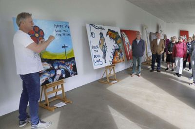 Kunst udenfor i en corona-tid. Foto: Henrik Ole Jensen