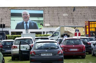 Sommermødet på Møltrup Optagelseshjem var en anderledes affære i form af et drive-in-arrangement, med Søren Gade som årets taler. Det gik godt, men bliver næppe gentaget, siger forstander Ebbe Larsen. Foto: Tom Laursen