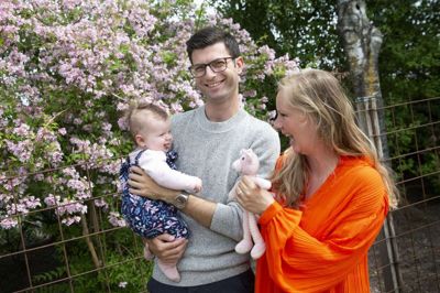 Christine Bonné og Zachary A. Marx fra Herning har måttet kæmpe en hård kamp for at kunne bo og leve sammen i Danmark. Parret blev i januar forældre til Zoe på lidt over fem måneder. Nu mangler den 37-årige familiefar fra Tennessee i USA bare et job, så han kan være med til at forsørge sin familie. Foto: Tom Laursen