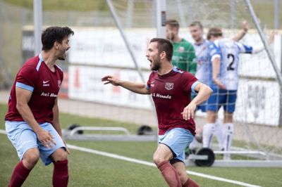 Patrick Sand (t.h.) har netop bragt Tjørring foran 1-0 og jubler sammen med Ziad Nassar, der senere scorede to gange på straffespark. Foto: Tom Laursen