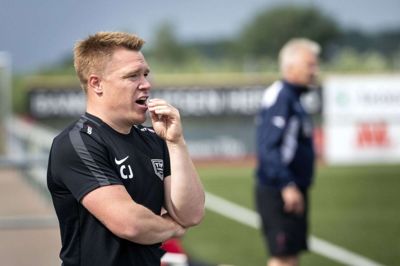 Tjørring-træner Casper Johnsen måtte igennem hele følelsesregistret, men sejren over Skjold Sæby var fortjent. Foto: Tom Laursen