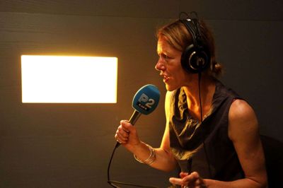 DR’s Celine Haastrup var på plads i hjørnet af Hearts koncertsal, hvor hun kompetent speakede koncerterne, som kan høres mandag og tirsdag på P2. Foto: Henrik Ole Jensen