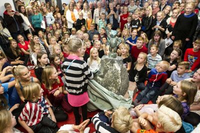 Efteråret 2013. Spjald Skole holdt fest og åbent hus efter en renovering til næsten 25 millioner kroner. Siden er antallet af elever i skolens distrikt faldet og uden tilflytninger vil det fald fortsætte. Foto: Tom Laursen