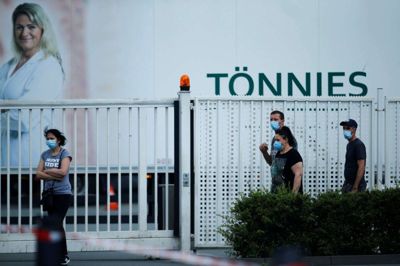 Et coronaramt tysk slagteri giver indirekte problemer for en gruppe danske svineproducenter, som ikke kan komme af med deres svin. Foto: Reuters