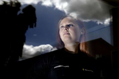 Sofie Faurbye - 22-årig deltidsbrandmand fra Herning - har søgt ind på den nye sygeplejerskeuddannelse i Herning. Foto: Henrik Ole Jensen