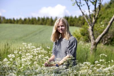 Signe Henriksen fra Ikast har ondt af de unge, som i år er blevet færdig på landets ungdomsuddannelser, fordi corona-krisen har udelukket rejser ud i verden. Foto: Tom Laursen