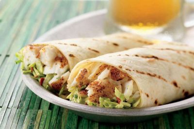 Fiskewraps med chipotle-coleslaw. Foto: Tim Turner