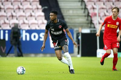 Frank Onyeka skal skifte direkte til en af Europas fire bedste ligaer, når han forlader FCM. Sådan lyder anbefalingen fra Jakob Poulsen. Foto: Tom Laursen