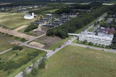 Kollegaerne fra Taxa Midt kørte i kortege efter rustvognen, da den dræbte Peter Schnack blev bisat fra Gullestrup Kirke i slutningen af juli. Foto: Tom Laursen