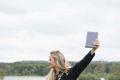 Marianne Søgaard runder torsdag rækken af sommerkoncerter i Ikast Kirke af. Foto: Privatfoto