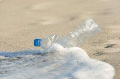 Plastikaffald i havene er et stigende problem. Med eventen Race of Oceans vil motionister rydde op på Vestkysten. Foto: Polfoto