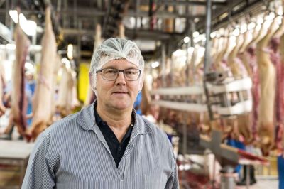 Der har ifølge Kurt Høj ikke været nogle smittede på Danish Crown i Herning - og han hilser temperaturmålinger velkommen.
- Vores hygiejne har altid været god, men inden for det sidste halve år er den bare blevet bedre, siger han. Foto: Tom Laursen