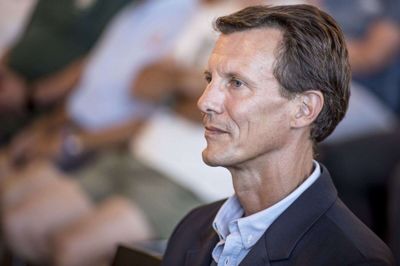 Prins Joachim opholder sig nu på dronning Margrethes vinslot, Château de Cayx, efter at han mandag aften udskrevet fra hospitalet i Frankrig. Foto: Mads Claus Rasmussen/Ritzau Scanpix