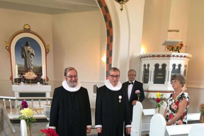 Poul Ivan Madsen (t.h.) her sammen med Jens Borg Spliid ved dennes indsættelse tilbage i 2020. Han håber ikke på, at konfirmationerne i august ender med civil ulydighed. Foto: Privatfoto