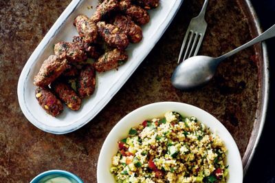 Köfte med bulgursalat. Foto: Line Falck